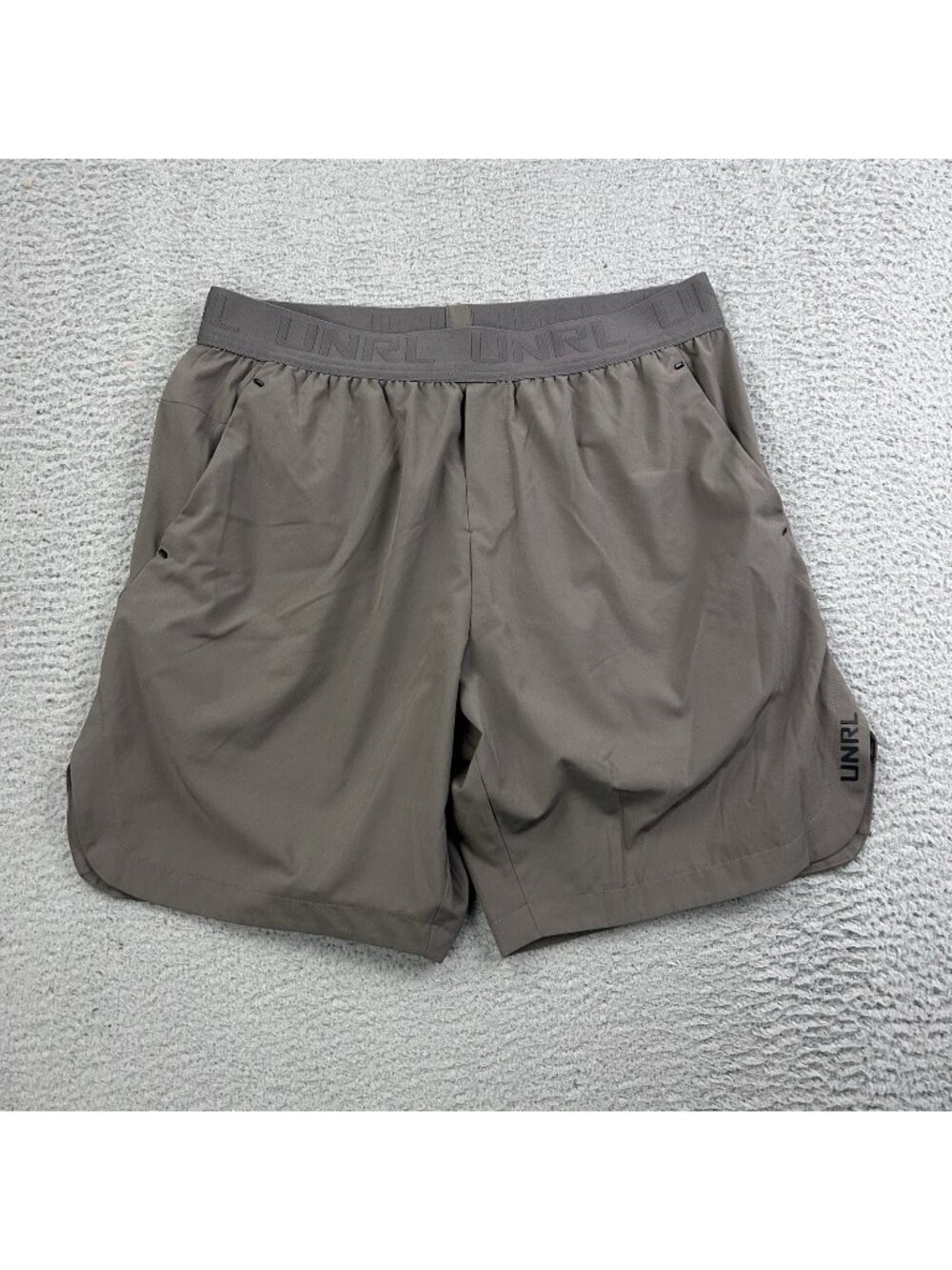 UNRL Daybreaker Shorts Men's Large Dark Taupe Performance Stretch Athletic Train